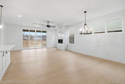 5980 Willow Grove Dr, Troy, MI, 48085 | Card Image