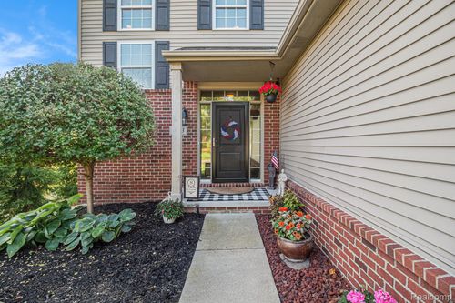 8023 Ivy Glen Park, White Lake, MI, 48386-2208 | Card Image
