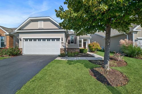 2915 Stoney Creek Dr, Elgin, IL, 60124-3142 | Card Image