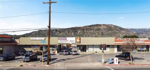 8307 Foothill Boulevard, Sunland, CA, 91040 | Card Image