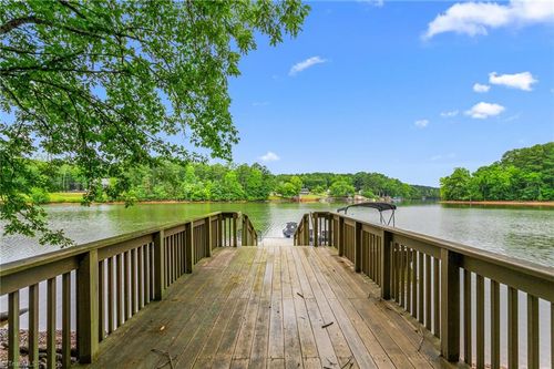 621 Crystal Bay Dr, Denton, NC, 27239-7095 | Card Image