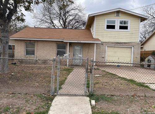 7215 Green Oak Pl, San Antonio, TX, 78221-1647 | Card Image