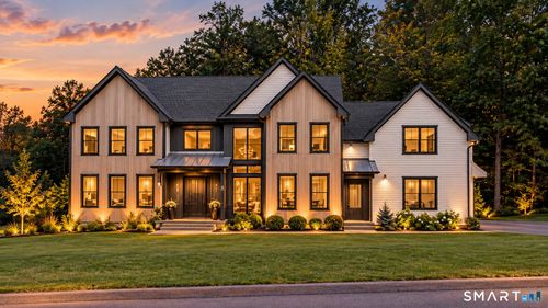 8 Holly Ln, Sandy Hook, CT, 06482-0099 | Card Image