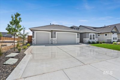 136 S Ziklag Ave, House other with 3 bedrooms, 2 bathrooms and 4 parking in Kuna ID | Image 3