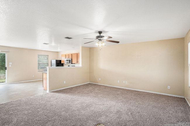 237 Hinge Chase, House other with 3 bedrooms, 3 bathrooms and null parking in Cibolo TX | Image 13