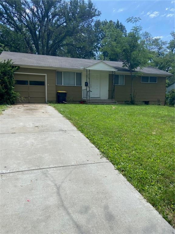 Winchester Ave, Kansas City, MO 64138