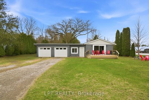 7597 Biddulph St, Port Franks, ON, N0M2L0 | Card Image