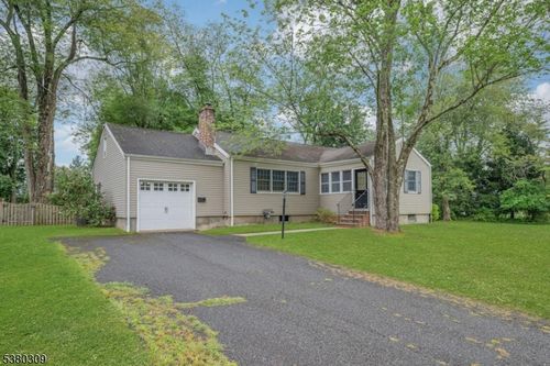 10 Emery Ave, Mendham, NJ, 07945-1605 | Card Image