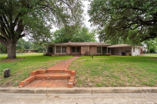110 Barton St, Hearne, TX, 77859-3702 | Card Image