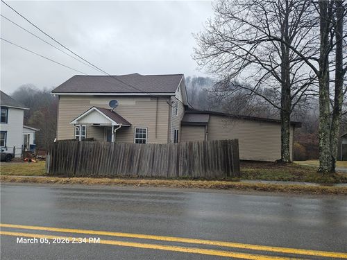 233 Main St, Bruin, PA, 16022-9815 | Card Image