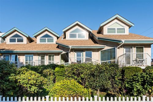 2-20 Menzies St, Victoria, BC, V8V2G2 | Card Image