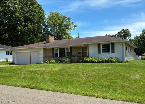 1629 Woodland Dr, Coshocton, OH, 43812-3152 | Card Image
