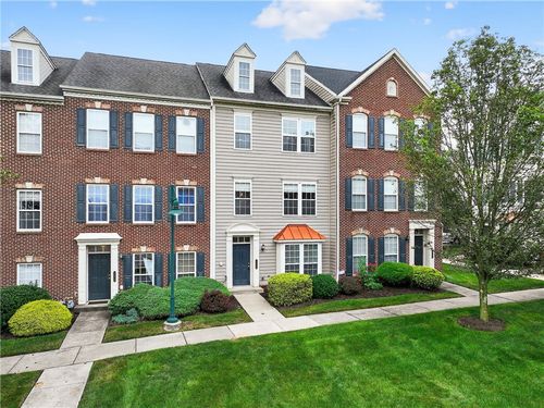 202 Village Pl, Wexford, PA, 15090-5644 | Card Image