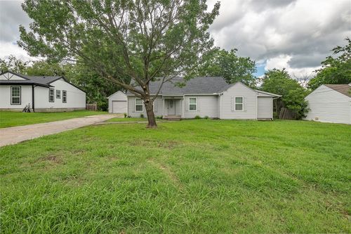 3208 Poplar St, Greenville, TX, 75402-6648 | Card Image