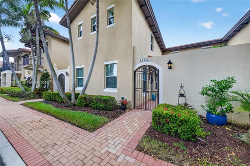 14731 Sw 15th Ct, Pembroke Pines, FL, 33027-6516 | Card Image