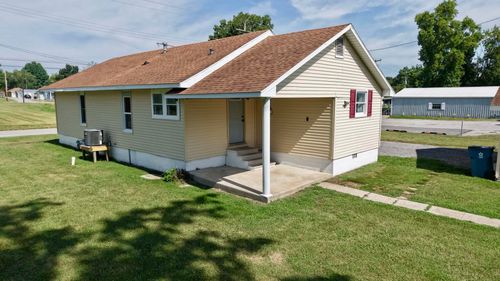606 S Mulkey St, Christopher, IL, 62822-2031 | Card Image