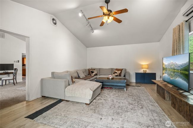 37911 300 Th Ave Se, House other with 3 bedrooms, 3 bathrooms and 6 parking in Enumclaw WA | Image 6