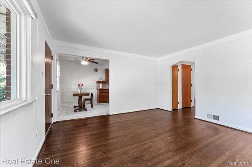 13487 Brest St, Southgate, MI, 48195-1701 | Card Image