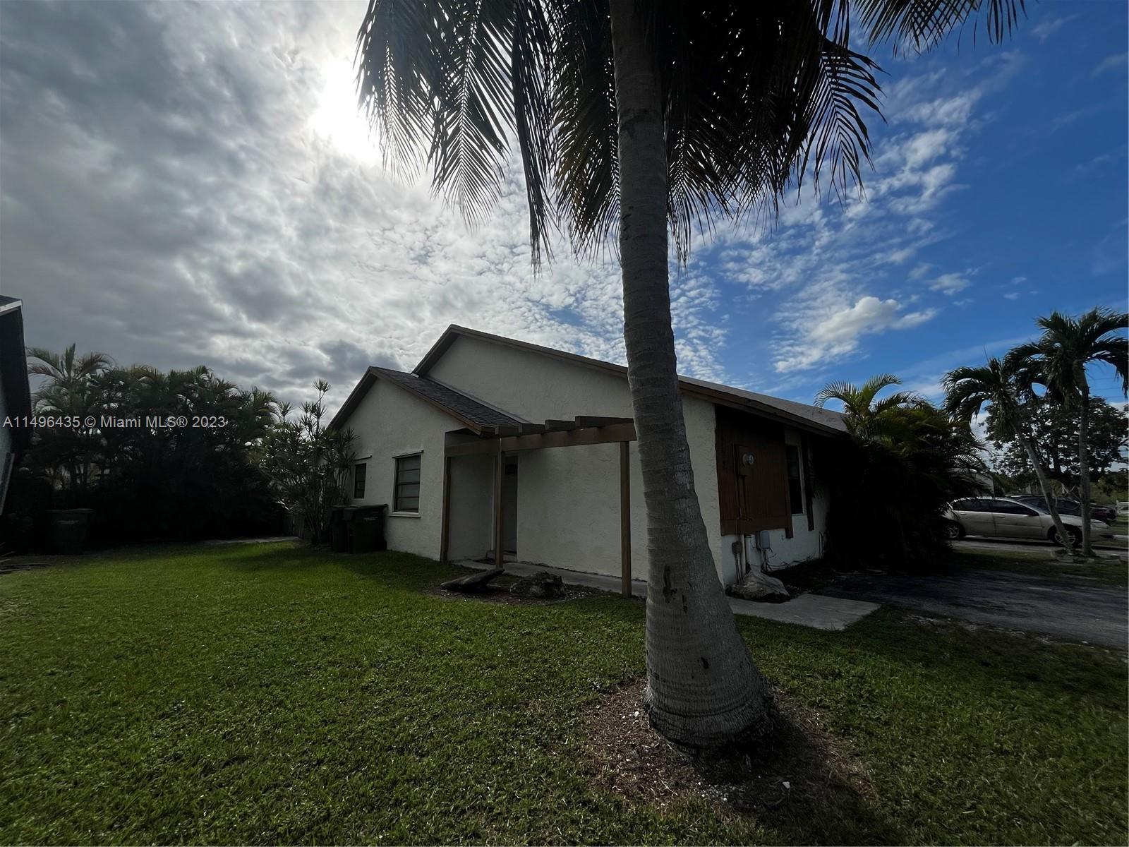 Sandpiper Blvd, Homestead, FL 33035