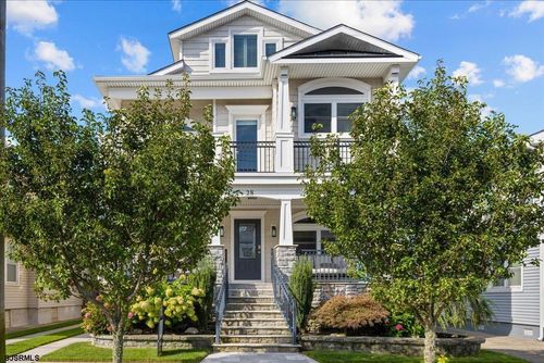 28 S Huntington Ave, Margate City, NJ, 08402-2617 | Card Image