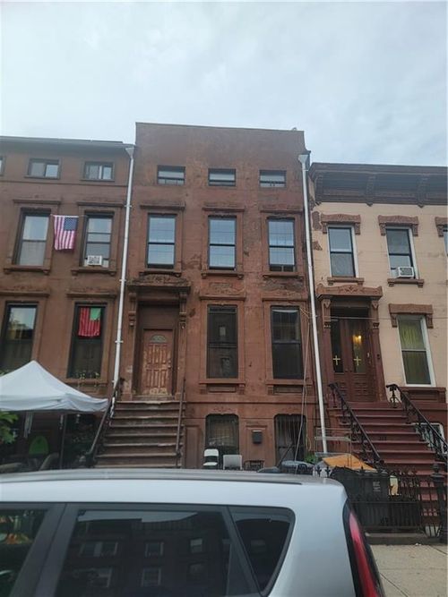 211 Van Buren St, Brooklyn, NY, 11221-1911 | Card Image