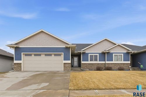 3619 S Infield Ave, Sioux Falls, SD, 57110-3071 | Card Image