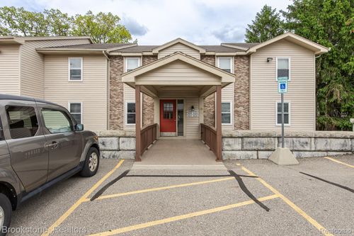 40-5078 Harbor Oak Dr, Waterford Twp, MI, 48329-1726 | Card Image