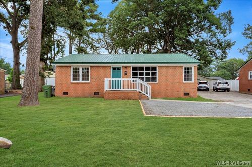 712 E 13th St, Roanoke Rapids, NC, 27870-3862 | Card Image