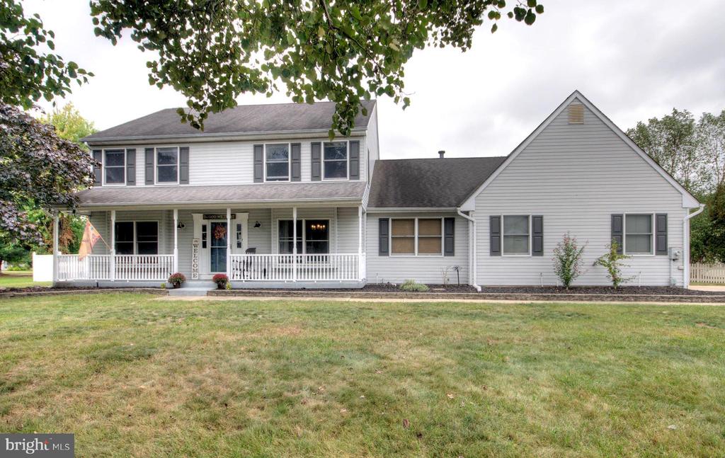 Meadowview Ct, Mullica Hill, NJ 08062