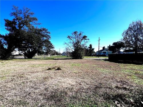 5564 Cameron Blvd, New Orleans, LA, 70122-4132 | Card Image