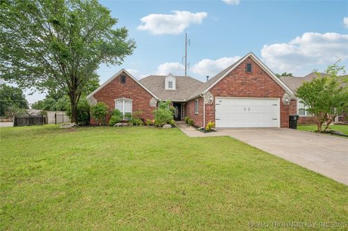 1701 Durham St, Broken Arrow, OK, 74011-4069 | Card Image