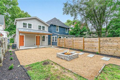 2532 Charlotte St, Kansas City, MO, 64108-2711 | Card Image