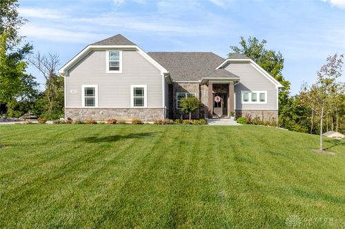 6971 Breckenwood Dr, Huber Heights, OH, 45424-7326 | Card Image
