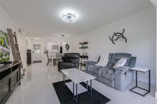502-4701 Nw 34th St, Lauderdale Lakes, FL, 33319 | Card Image