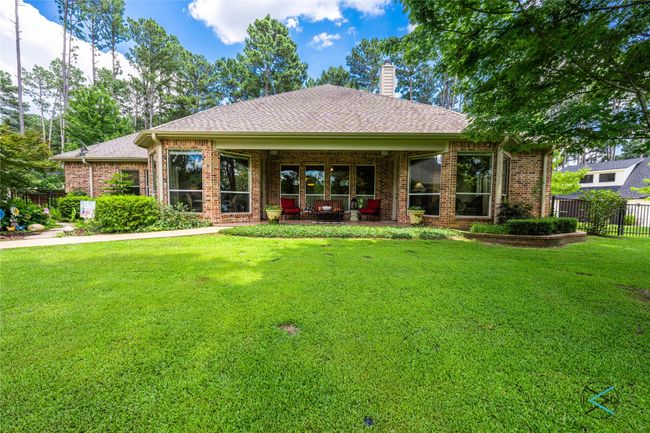 View of front facade featuring a front yard | Image 6