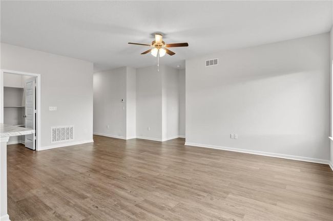 37887 W 207 Th Ter, House other with 3 bedrooms, 2 bathrooms and null parking in Edgerton KS | Image 4