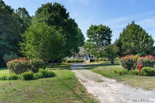 611 Arrow Rd, South Hill, VA, 23970-6034 | Card Image