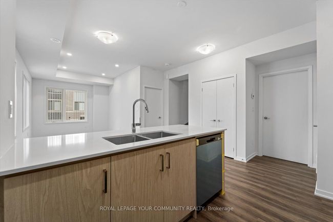 TH300 - 250 Interchange Way, Condo with 3 bedrooms, 3 bathrooms and 1 parking in Vaughan ON | Image 8