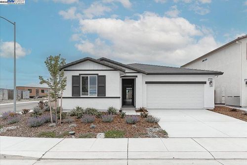 1710 Yukon Territory Ave, Manteca, CA, 95337 | Card Image