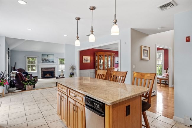 21 Highland Cir, House other with 3 bedrooms, 3 bathrooms and 6 parking in Halifax MA | Image 12