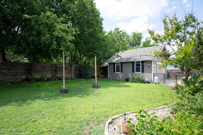610 E Pfluger St, House other with 4 bedrooms, 3 bathrooms and 6 parking in Pflugerville TX | Image 6