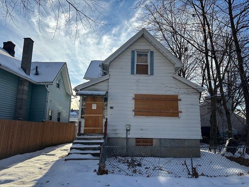 196 Massasoit St, Springfield, MA, 01107-1757 | Card Image