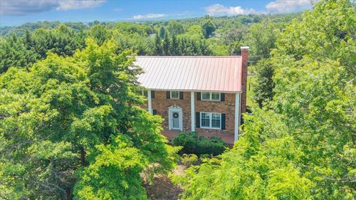 1700 Home Cir, Salem, VA, 24153-7162 | Card Image