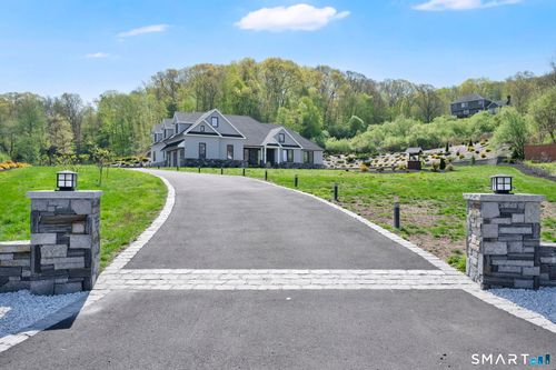 99 Mesa Dr, Bethany, CT, 06524-3093 | Card Image