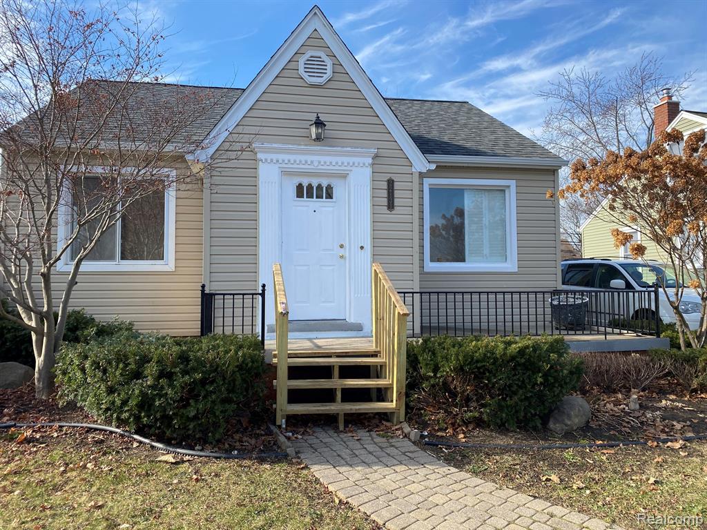 Nevada Ave, Eastpointe, MI 48021