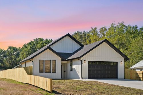 1018 W Jackson St, Bolivar, MO, 65613-1824 | Card Image
