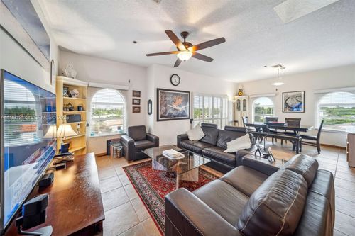 apt-402-9008 Collins Ave, Surfside, FL, 33154-3263 | Card Image