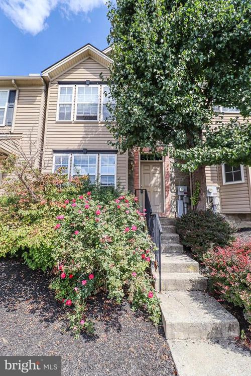 340 Knollwood Rd, MILLERSVILLE, PA, 17551-9559 | Card Image