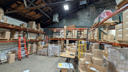 8 John St, Middletown, NY, 10940-4919 | Card Image