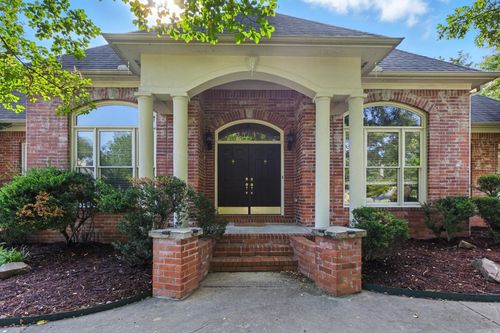 1 Marans Dr, Little Rock, AR, 72223-9126 | Card Image